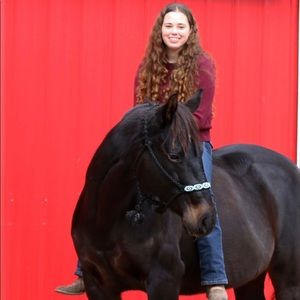 Meet your Posher, Laura